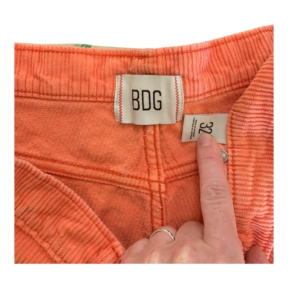 Coral BGD shorts - Picture 3 of 3